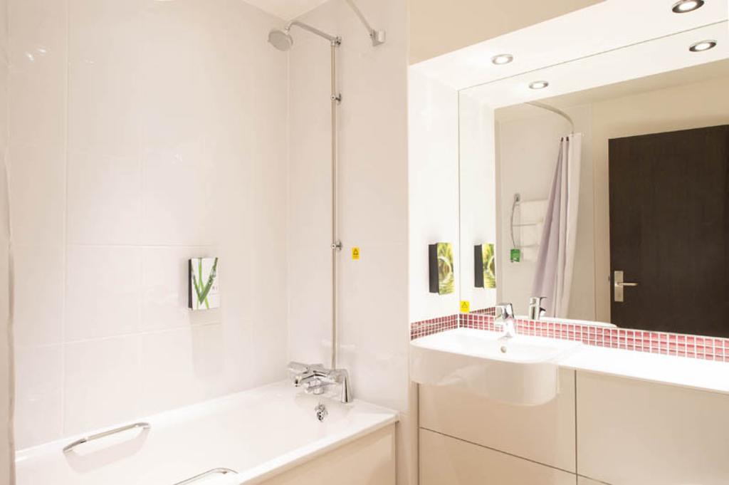 Premier Inn London Romford Central חדר תמונה