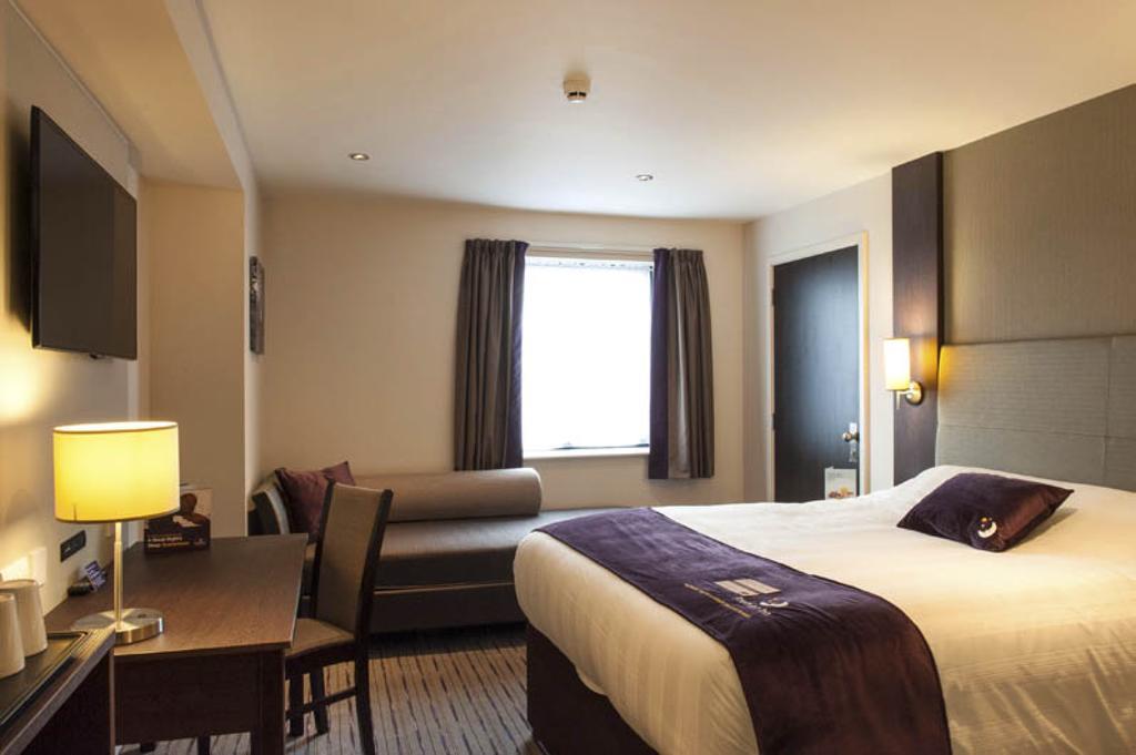 Premier Inn London Romford Central חדר תמונה