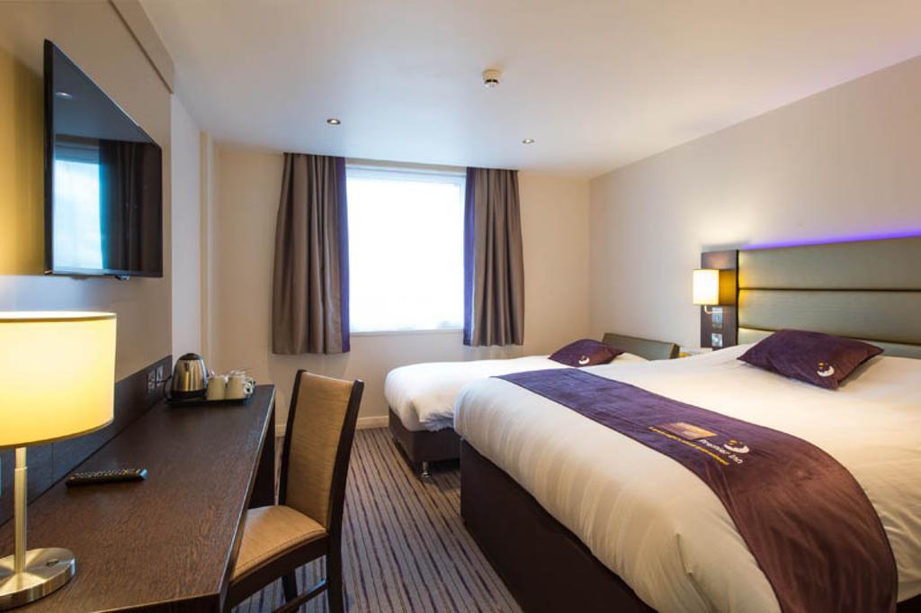 Premier Inn London Romford Central חדר תמונה