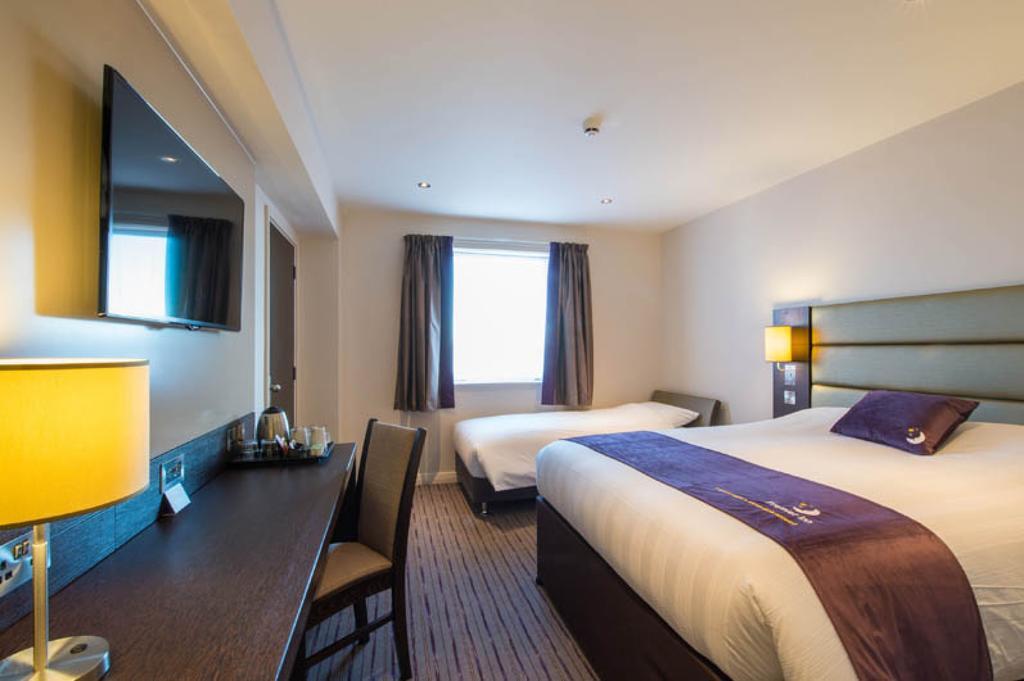 Premier Inn London Romford Central חדר תמונה